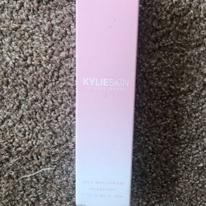 Kylie Jenner Face Moisturizer